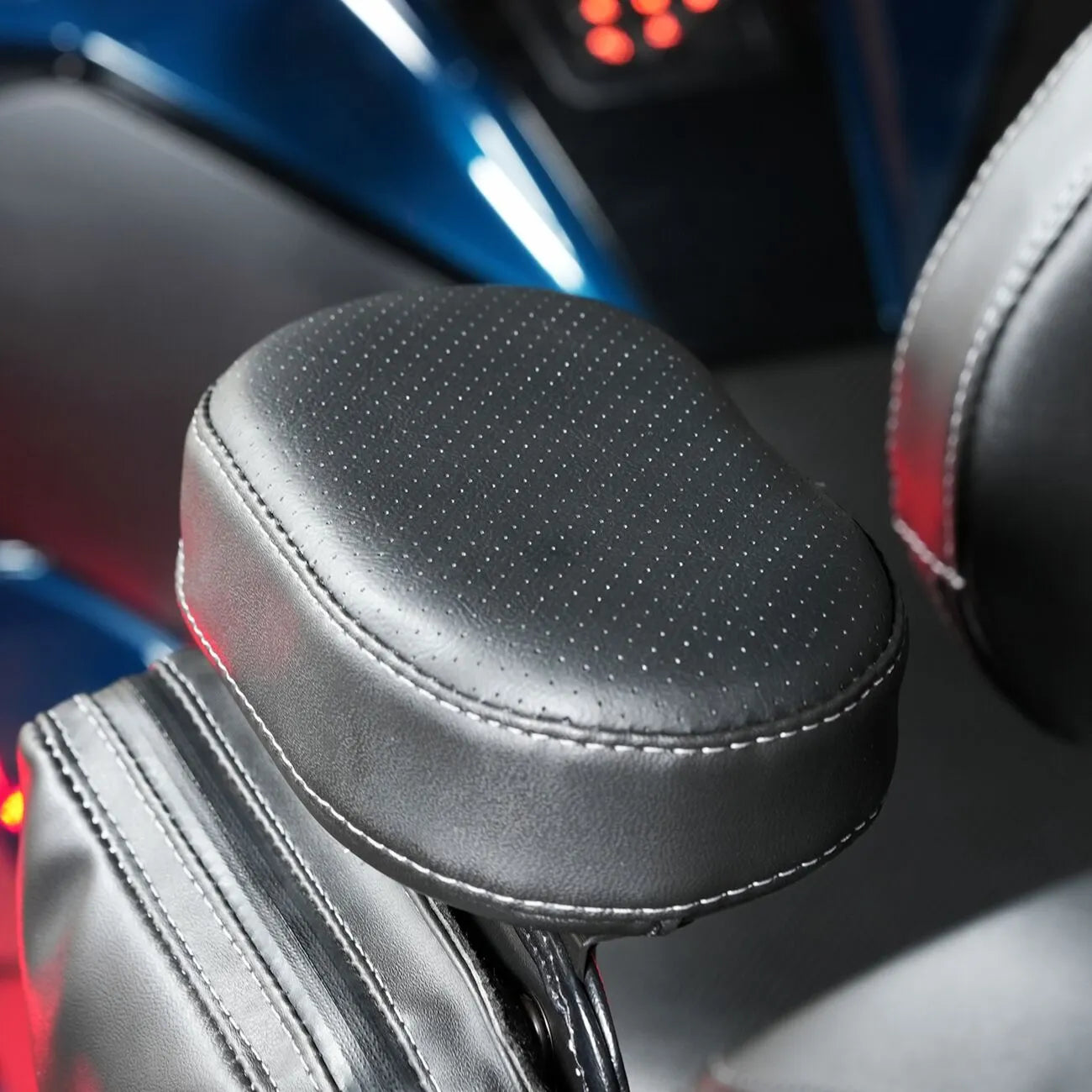 Show Chrome Platinum Armrest - Ultimate Comfort - For CAN AM (BRP)