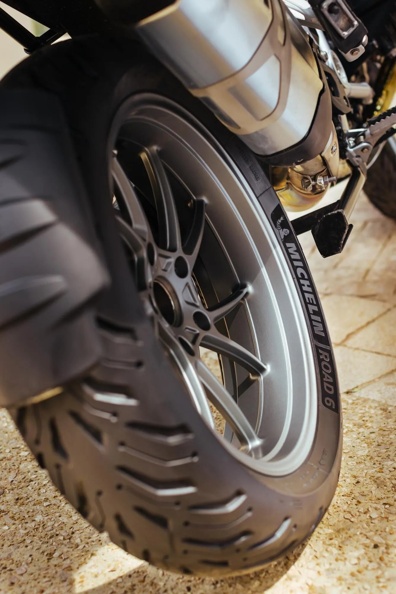 Michelin Road 6 Tire - 140/70zr17 Rear