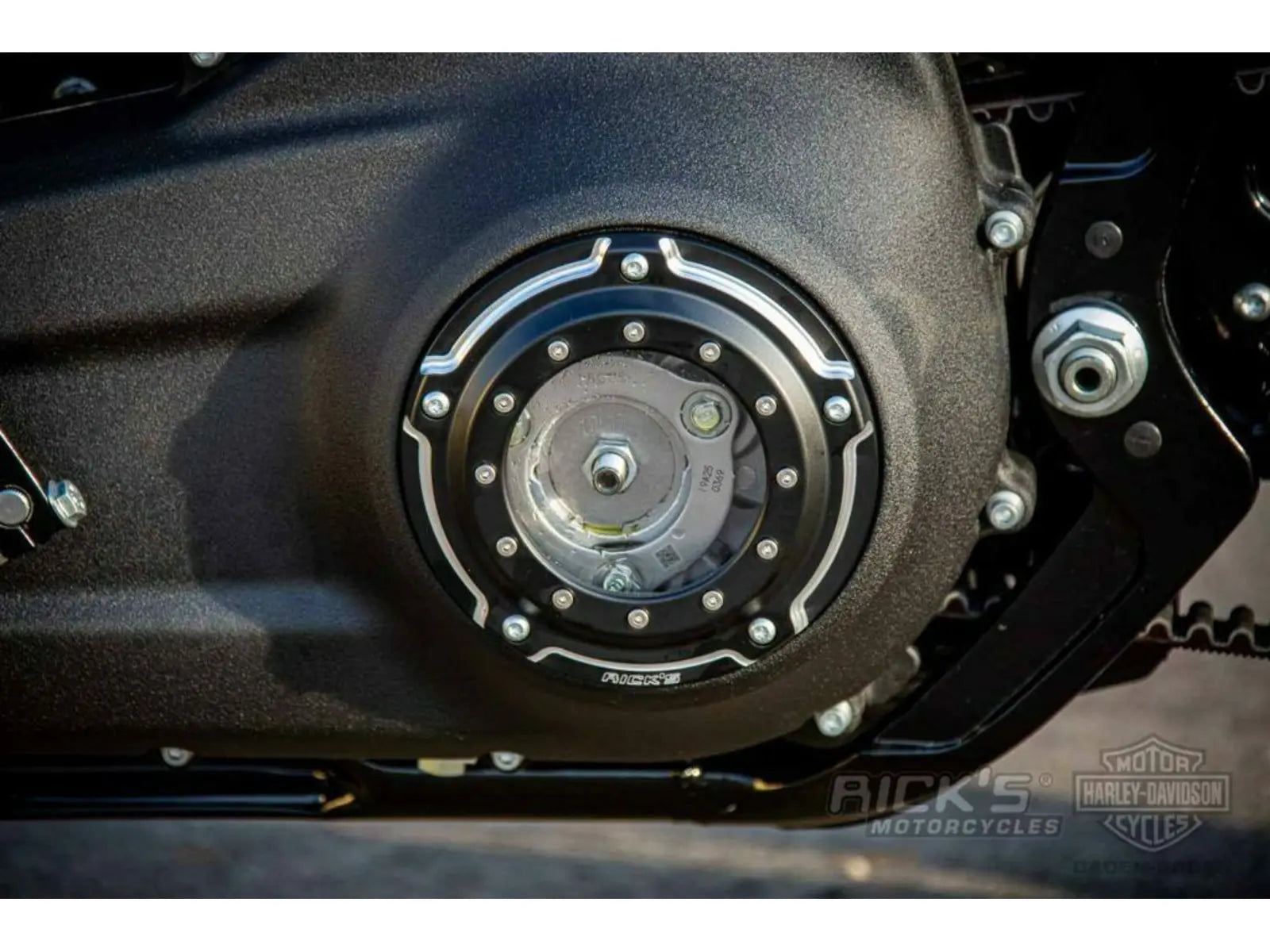 Rick's Motorcycles Derby Cover for Softail M8 / Sport Glide