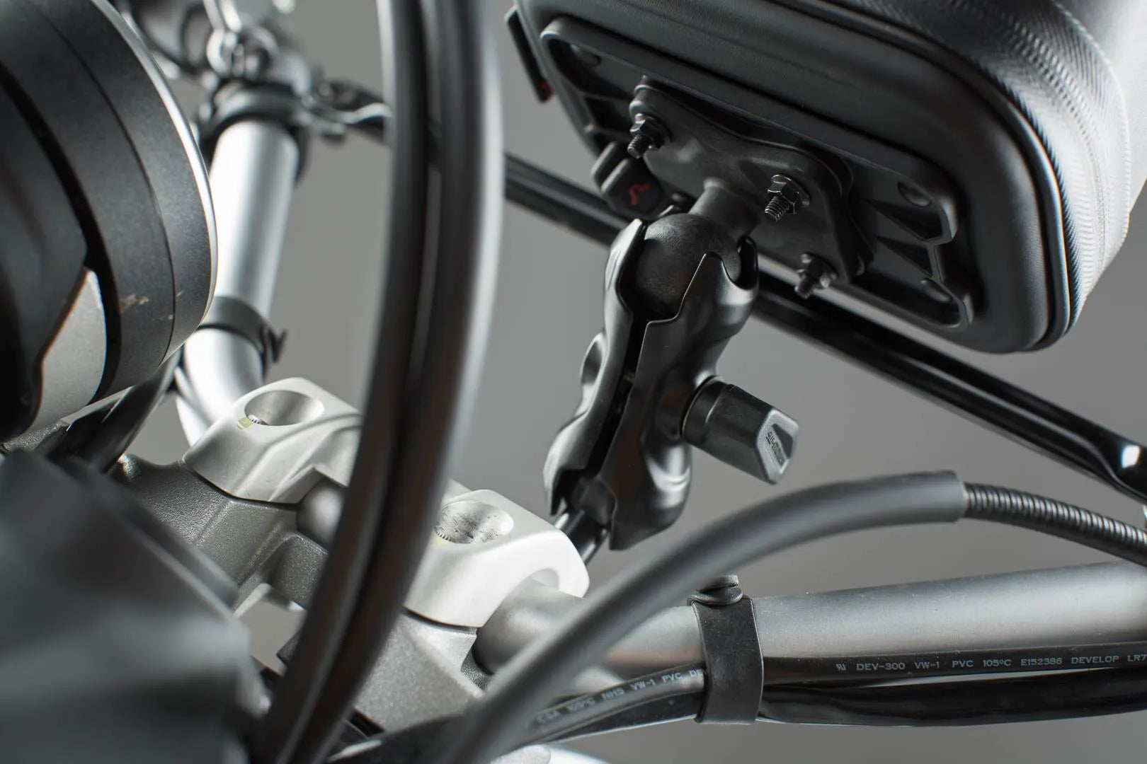 Sw-motech Pivot Socket Arm - Device Mounting