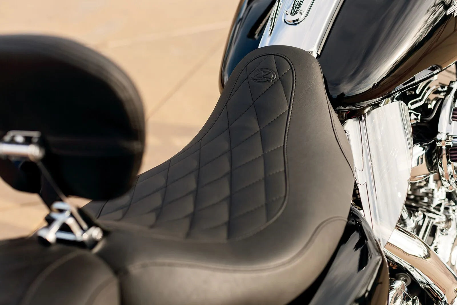 Mustang Wide Tripper Solo Seat W/ Backrest - For Harley Davidson