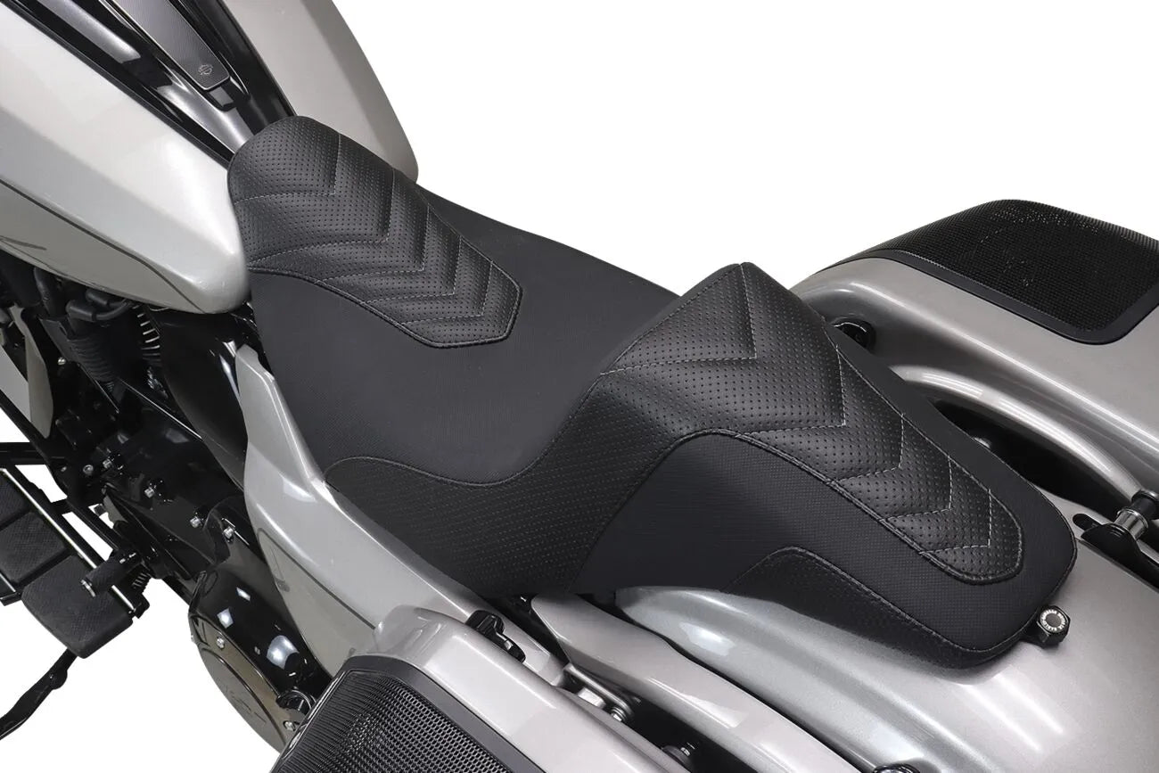 Mustang Kodlin Signature Squareback Seat - For Harley Davidson