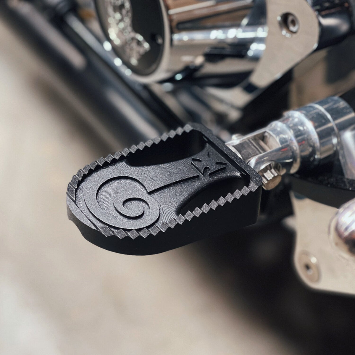 Indian Larry Motorcycles Indian Larry Question Mark foot pegs - Black anodized