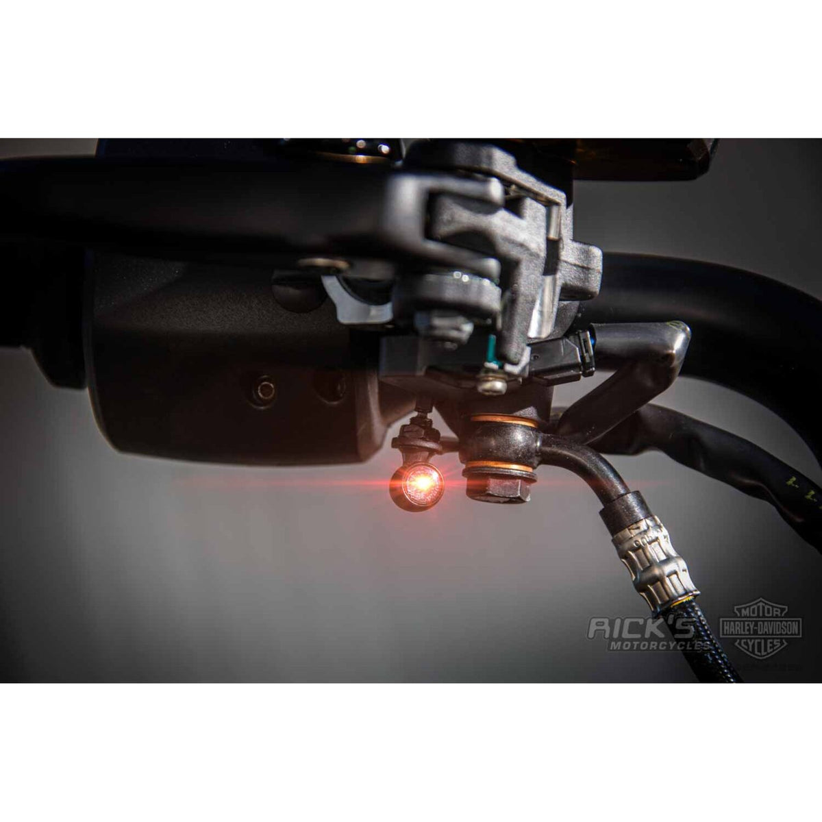 Rick's Motorcycles turn signal brackets Atto front - Black