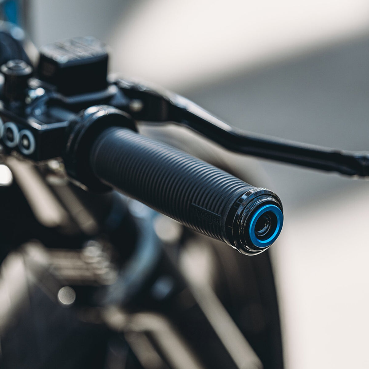 Fangster handlebar grip set - Black blue
