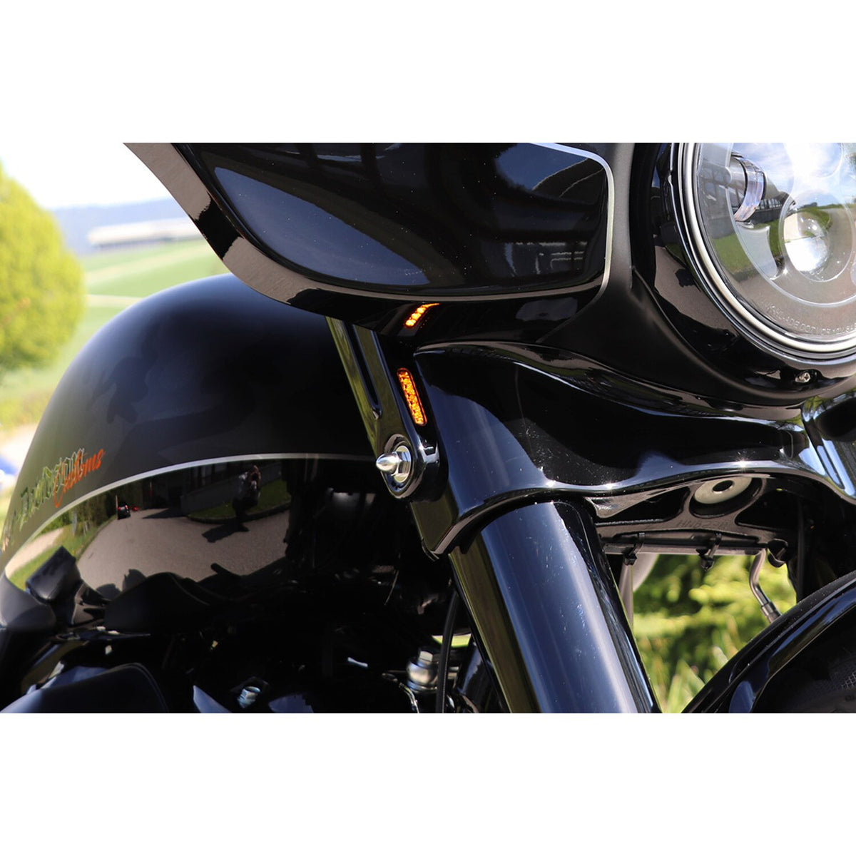 Cult-Werk 'Clean Style' front LED turn signals - Gloss black