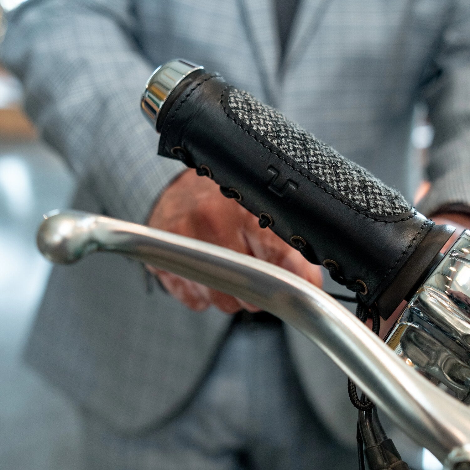 Trip Machine x DGR Haberdash Grips 10cm black