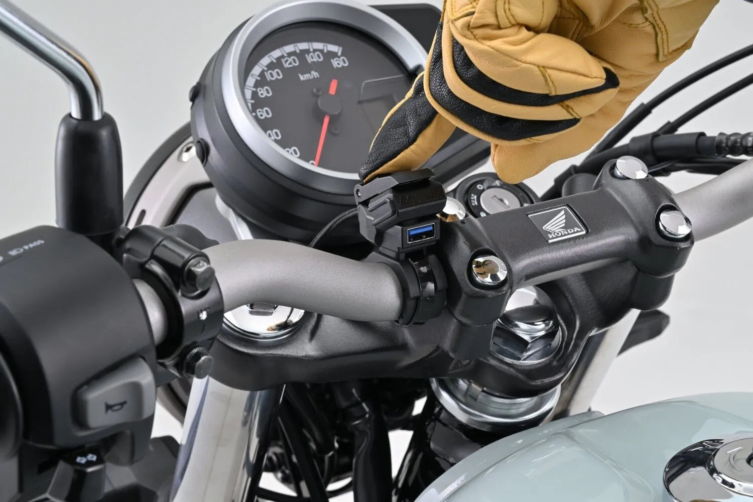 Daytona Quick Charge Usb-a Port For Motorcycle