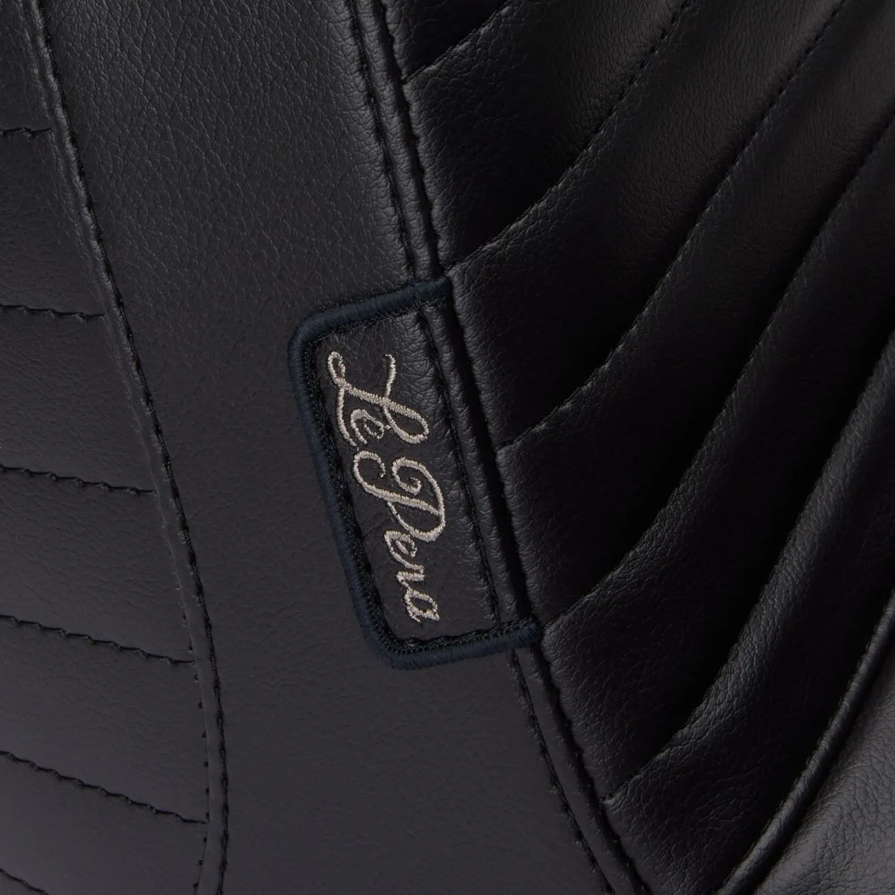 Le Pera Tailwhip Up Front Seat - For Harley Davidson