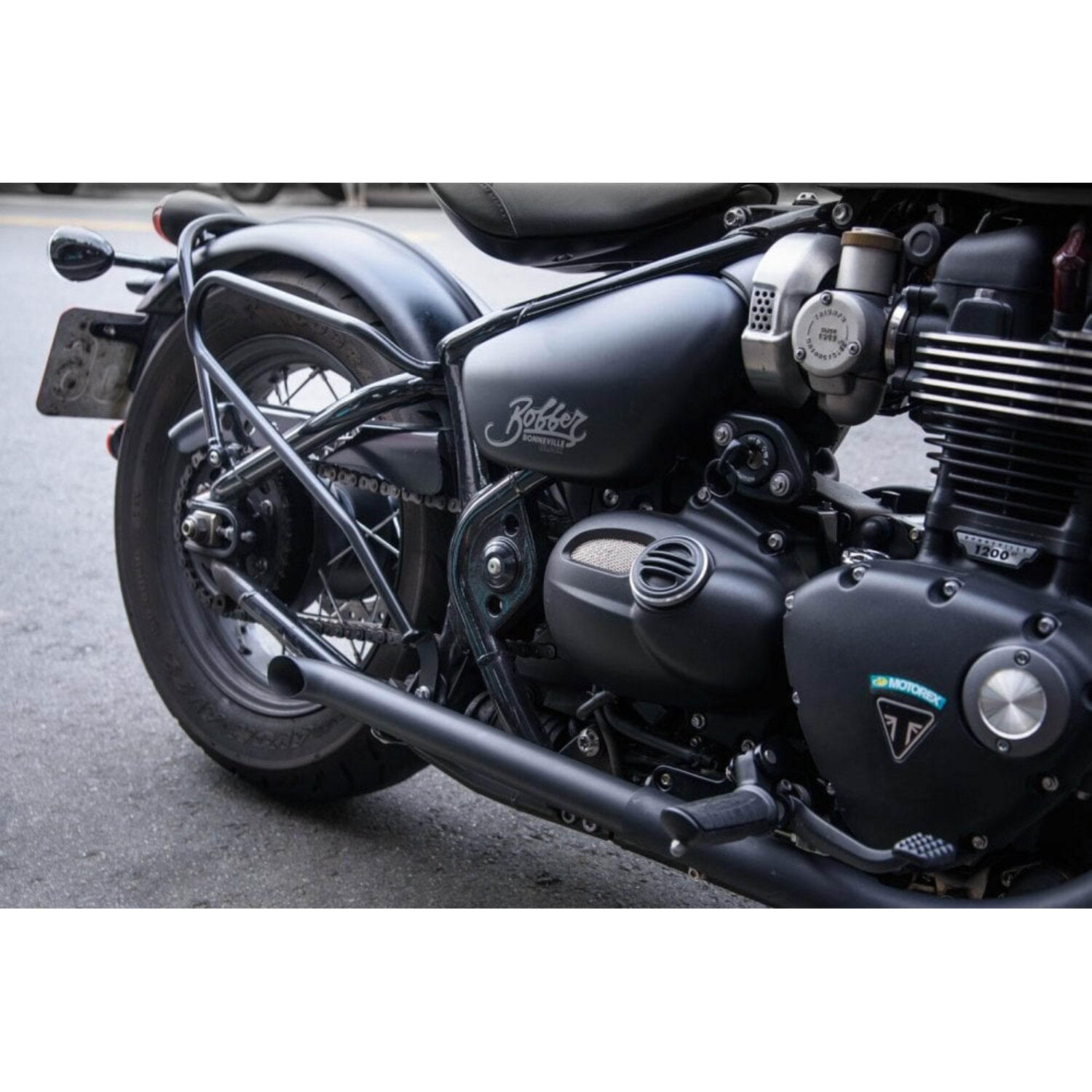 Motone Triumph saddlebag support - Black stainless