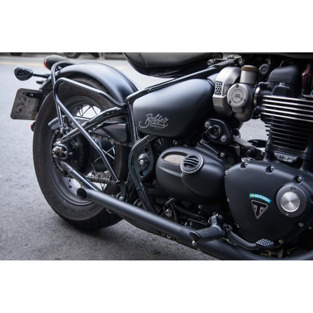 Motone Triumph saddlebag support - Black stainless