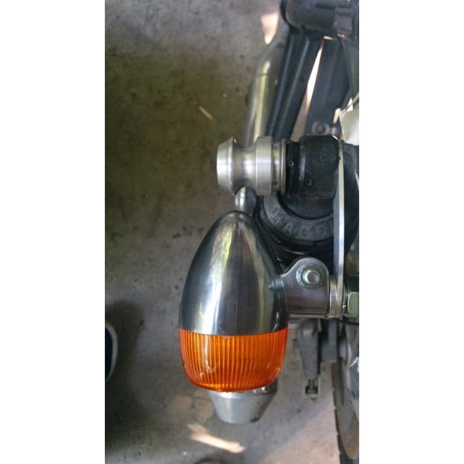 Motone turn signal brackets top shock mount - Polished
