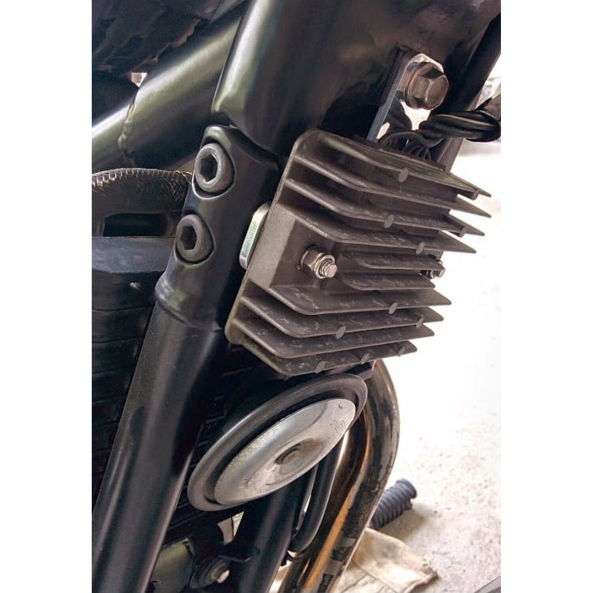 Motone regulator relocation bracket - Black