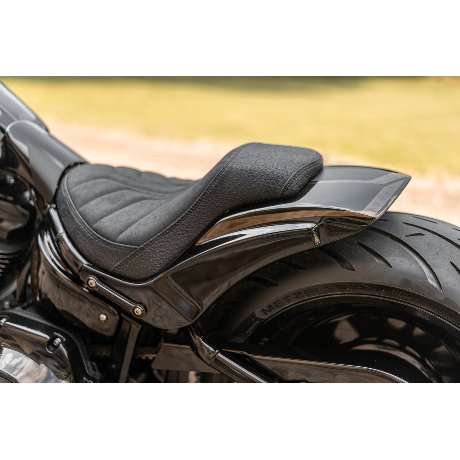 Killer Custom seat for 'Avenger' fender kit - Basic