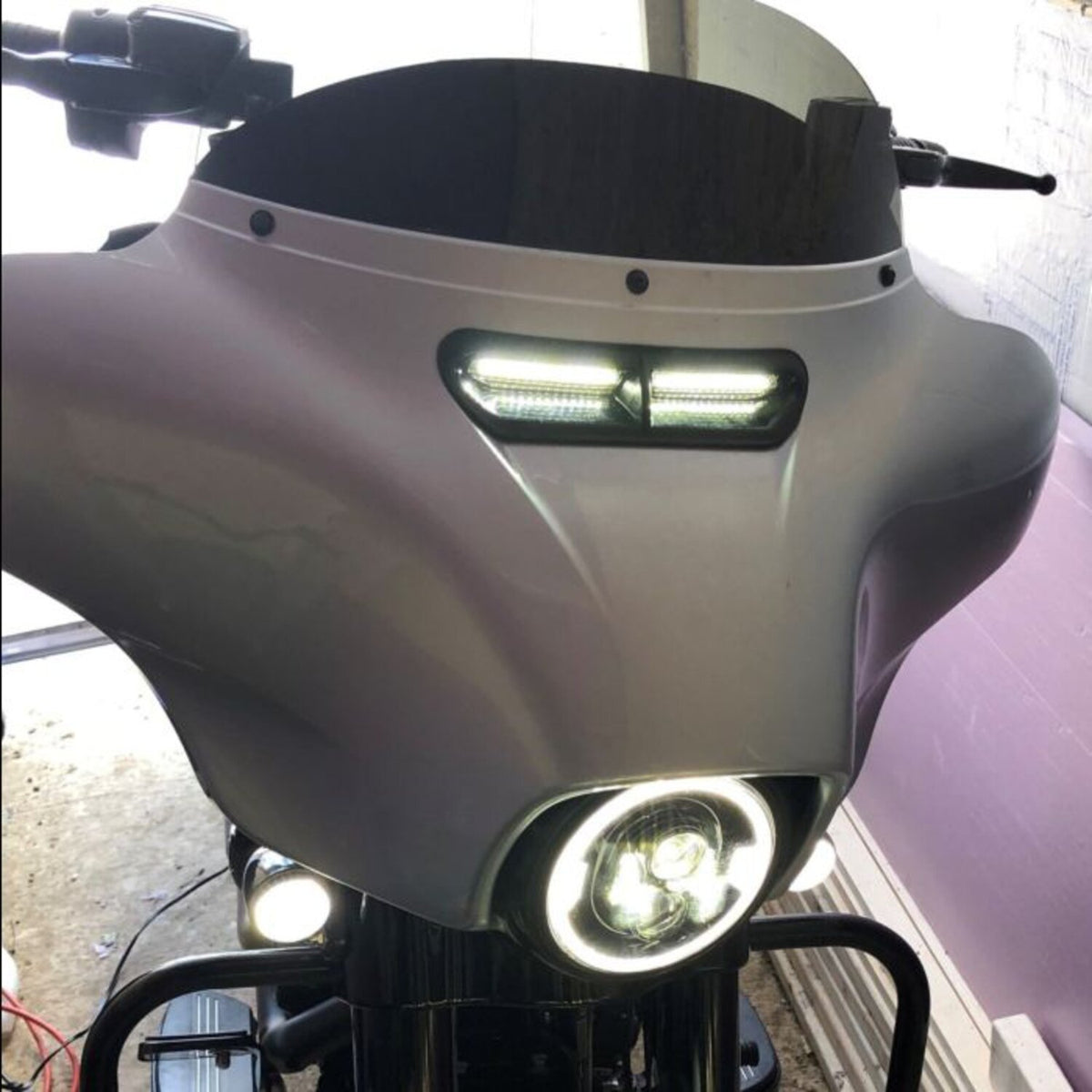 Custom Dynamics Batwing turn signal vent insert - Black
