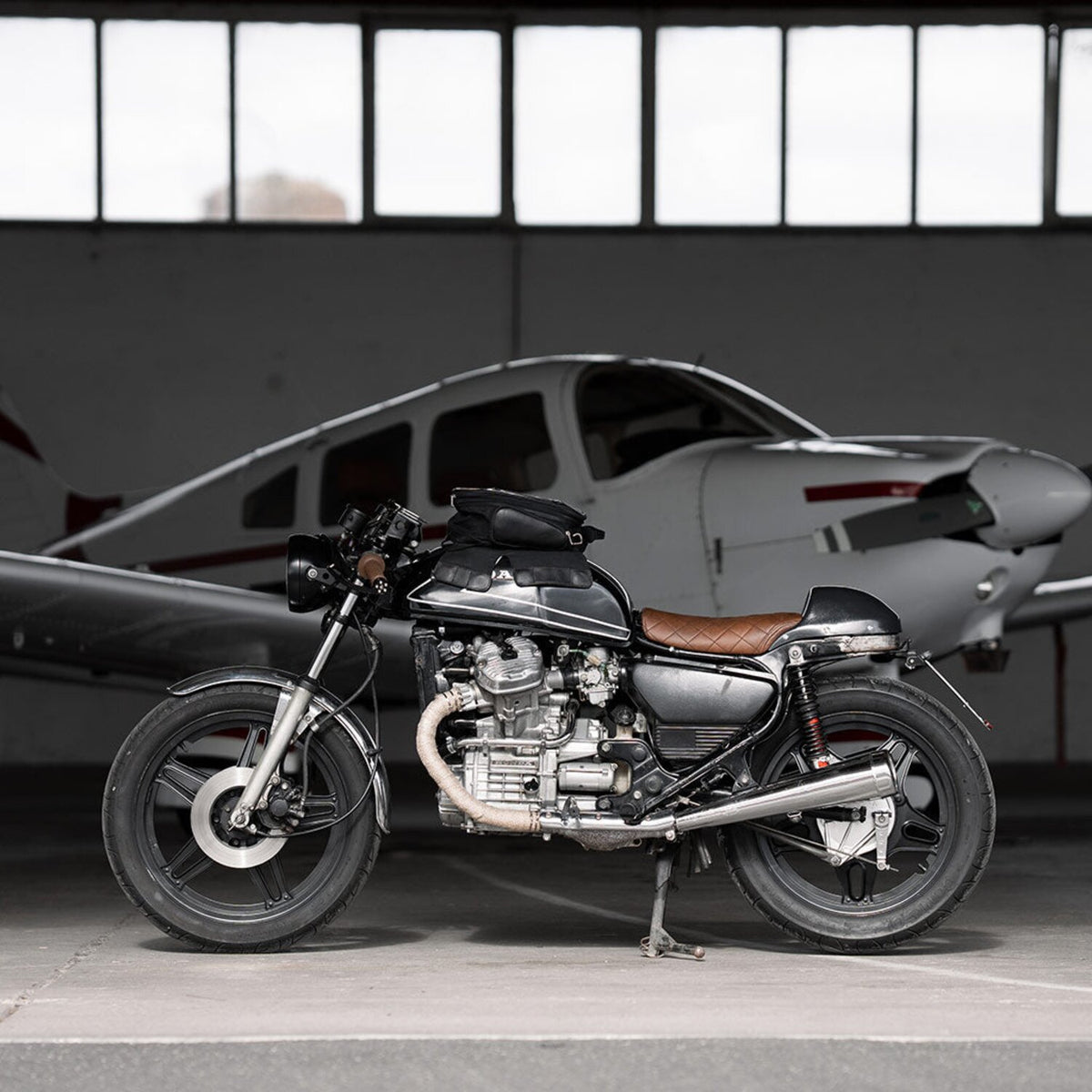Longride Heritage waxed canvas tank bag - Black