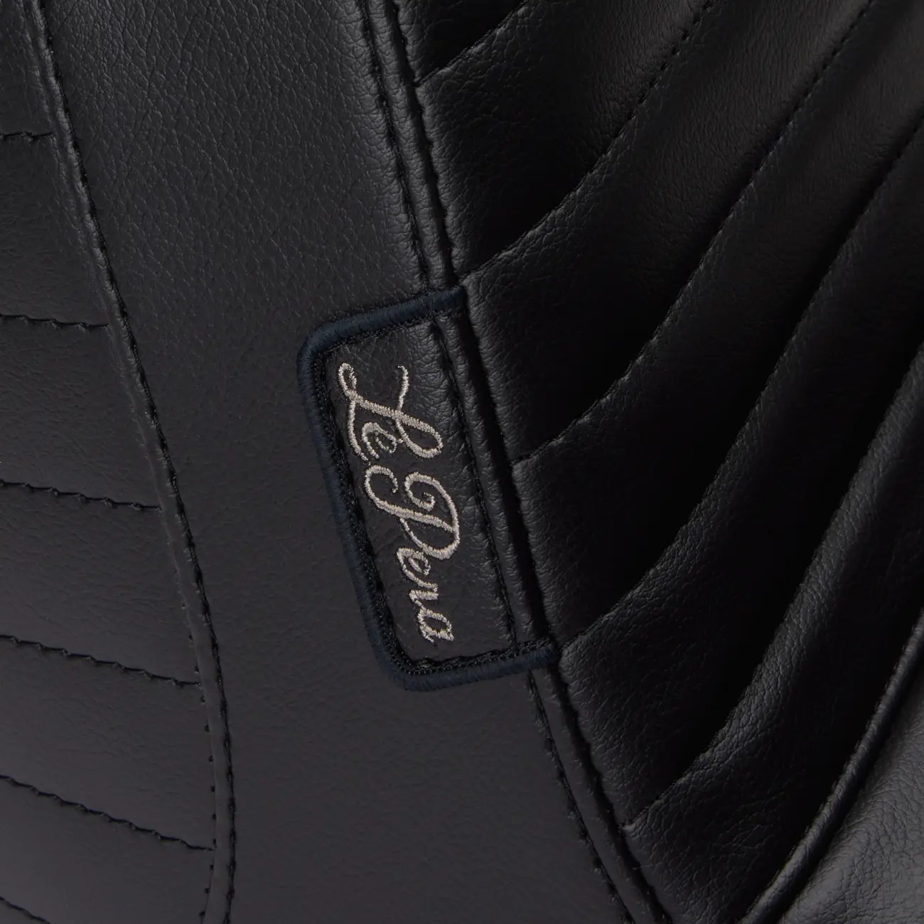 Tailwhip Up Front Seat - For Harley Davidson