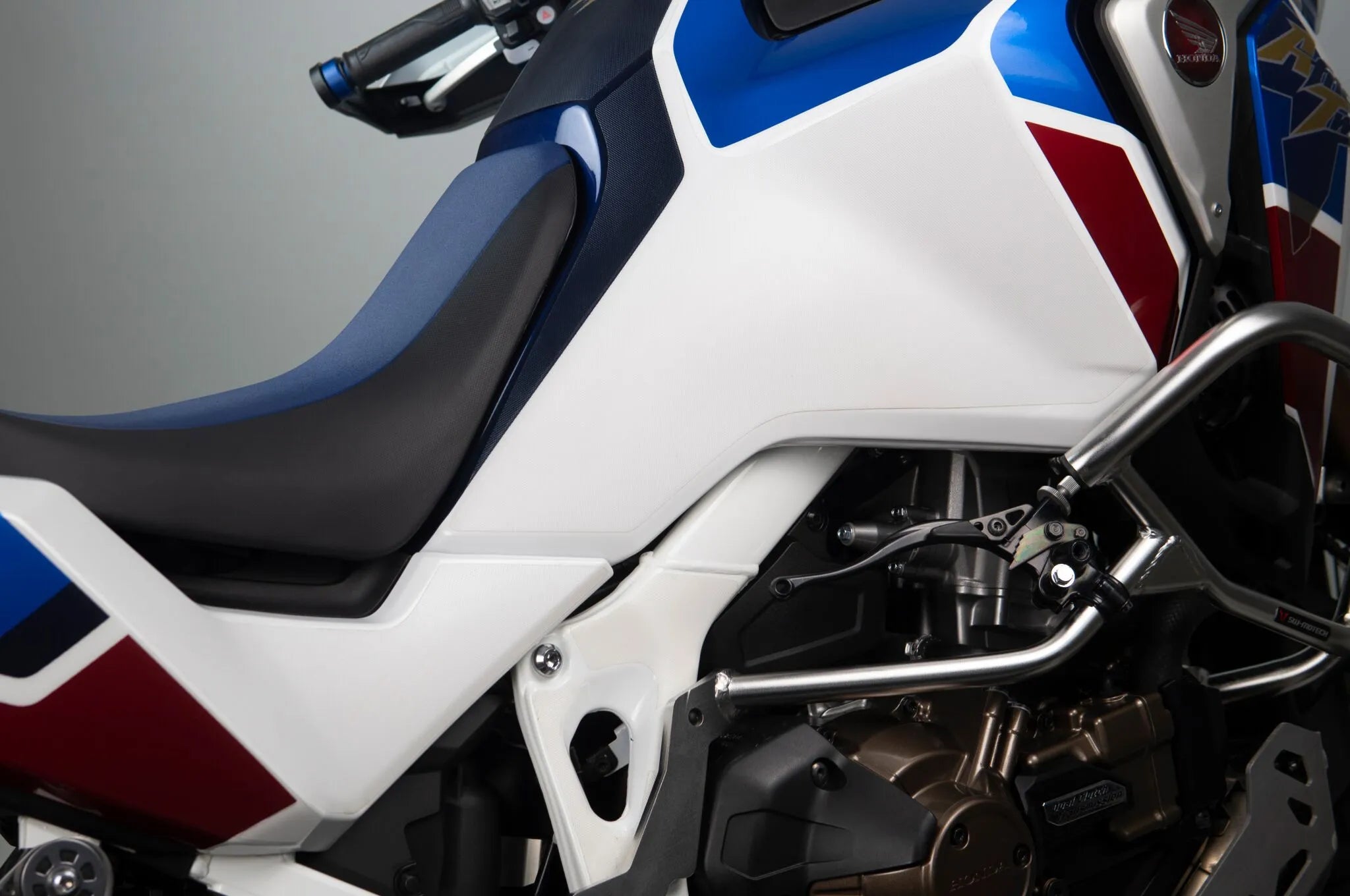 Uniracing Scratch Saver For Honda - Clear Vinyl Tank Protector
