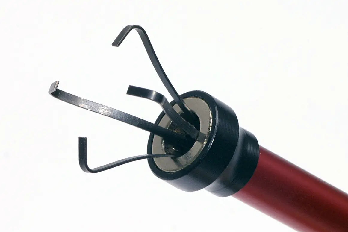 Bikeservice Flexible Magnetic Claw Pick Up Tool 27-1/2" Length