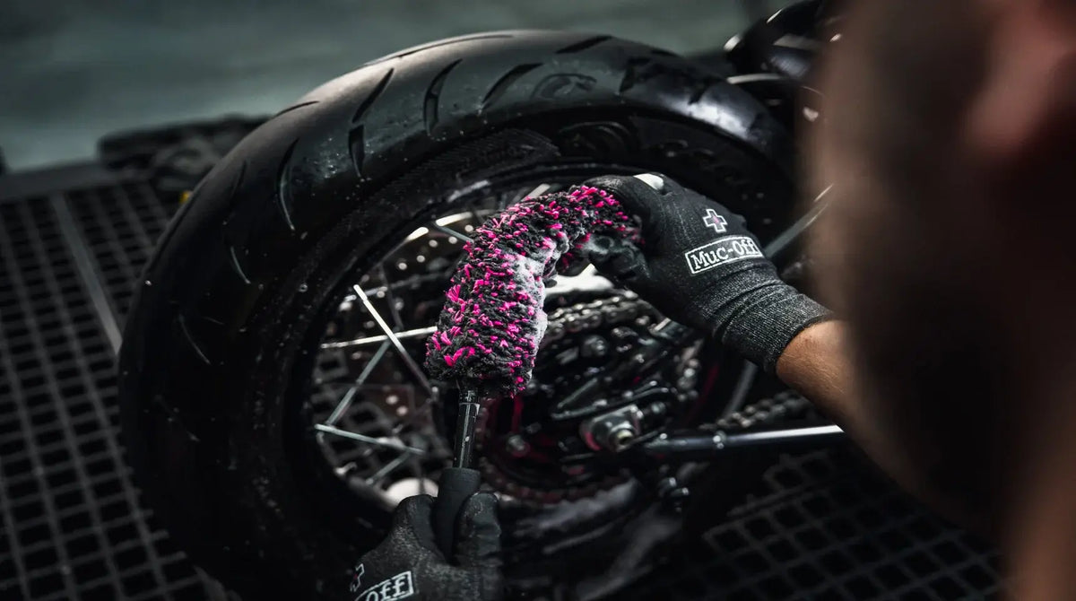 Muc-Off Microfibre Detailing Brush Set 3-Pack Black Pink