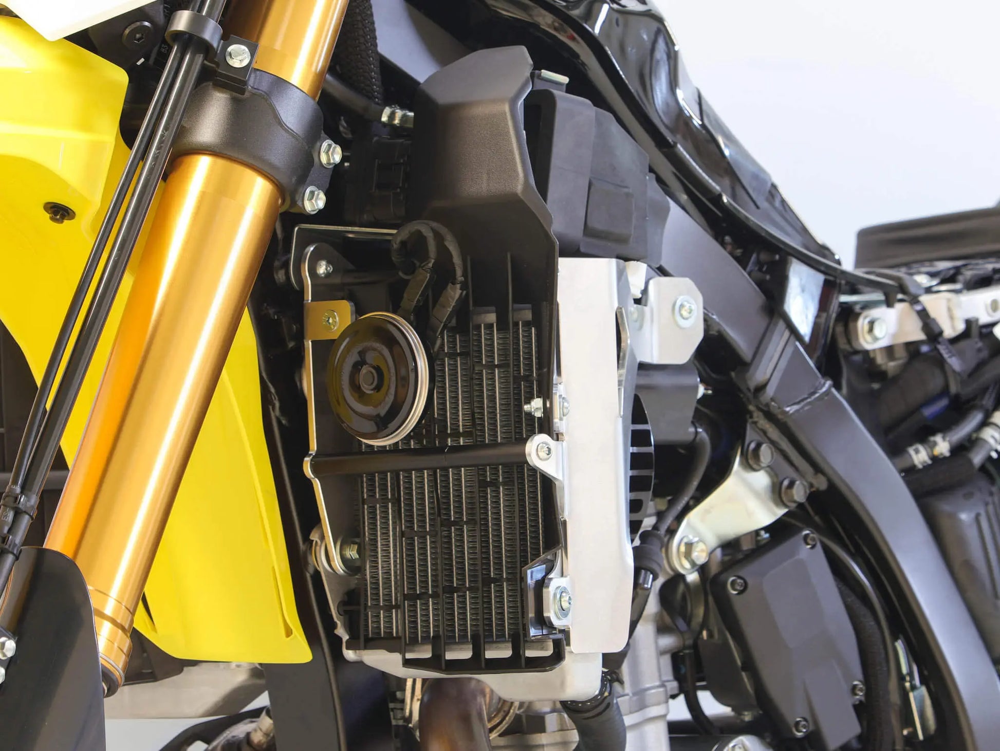 Axp Racing Radiator Braces