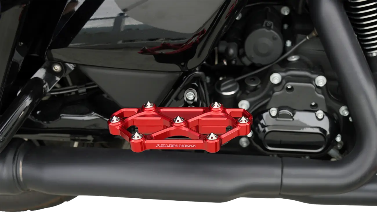 Arlen Ness Diamond Floorboards - Red Anodized