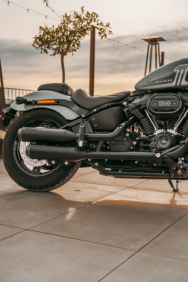 Black Duck Slip-Ons for Milwaukee Eight Softail – Exhaust