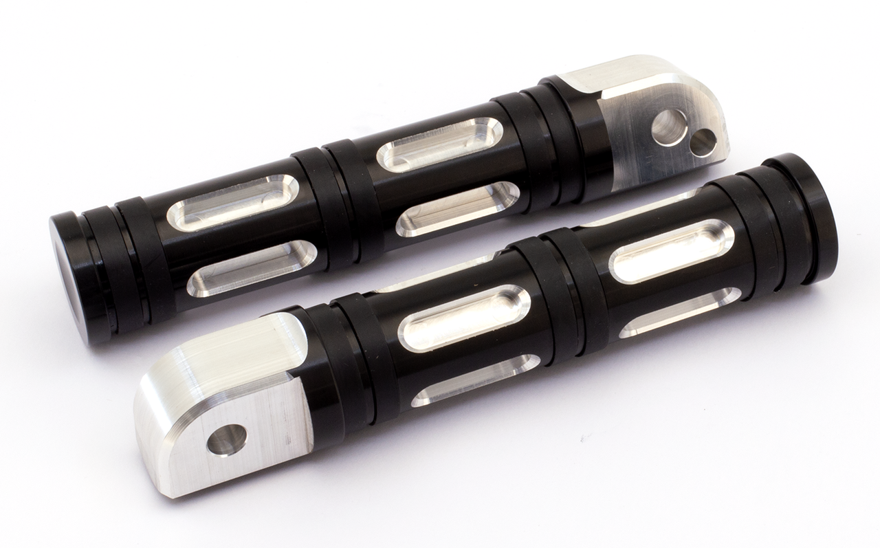 Zodiac Accent Cut Footpegs for Milwaukee Eight Softail – Foot Control