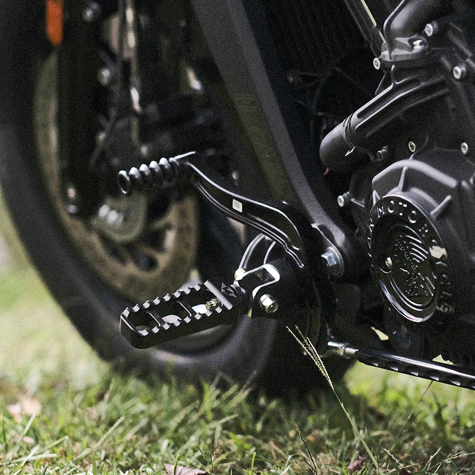 Joker Machine Foot Pegs for Indian Scout & Victory Octane – Foot Control
